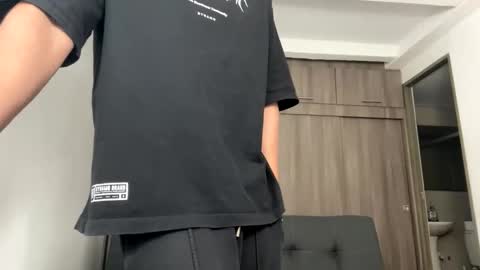 Juan Pablo-independent model online show from 03/27/26, 09:36