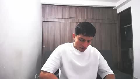 Juan Pablo-independent model online show from 03/29/26, 10:32