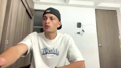 Snapshot of _sexy_jack chatting on 05/21/26, 04:30 Juan Pablo-independent model online show from 05/21/26, 04:30
