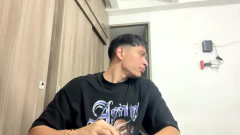 Snapshot of _sexy_jack chatting on 05/25/26, 04:29 Juan Pablo-independent model online show from 05/25/26, 04:29