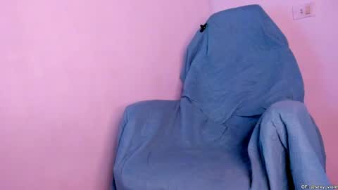 Violet online show from 04/30/26, 08:57