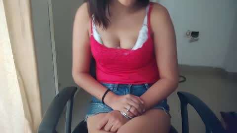 _shalini_0 online show from 10/02/25, 02:07