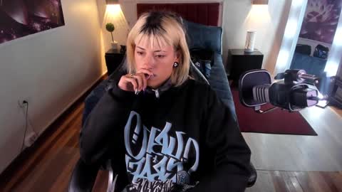 _sharlotte777 online show from 01/18/25, 02:33