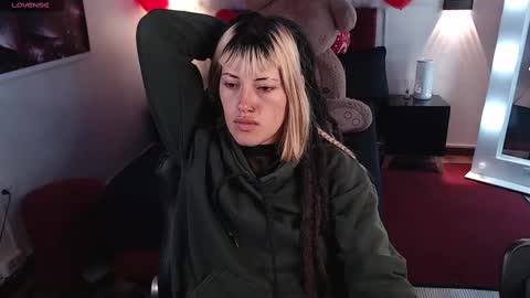 _sharlotte777 online show from 02/17/25, 01:42