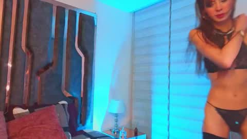 _silvia_vega_ online show from 05/31/26, 01:03