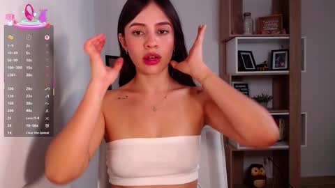 Lauren  online show from 10/19/25, 01:50