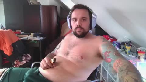 Snapshot of _smiley_bear27 chatting on 09/16/25, 06:03 _smiley_bear27 online show from 09/16/25, 06:03