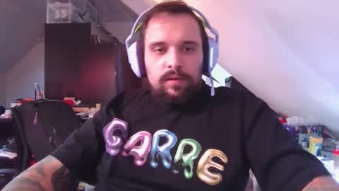 Snapshot of _smiley_bear27 chatting on 09/20/25, 07:42 _smiley_bear27 online show from 09/20/25, 07:42