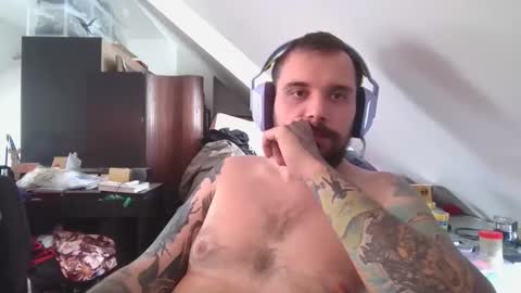 Snapshot of _smiley_bear27 chatting on 11/04/25, 01:38 _smiley_bear27 online show from 11/04/25, 01:38