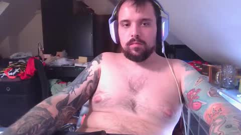 Snapshot of _smiley_bear27 chatting on 11/12/25, 08:48 _smiley_bear27 online show from 11/12/25, 08:48