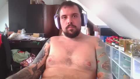 Snapshot of _smiley_bear27 chatting on 11/14/25, 06:01 _smiley_bear27 online show from 11/14/25, 06:01