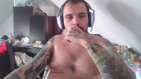 Snapshot of _smiley_bear27 chatting on 11/16/25, 07:25 _smiley_bear27 online show from 11/16/25, 07:25