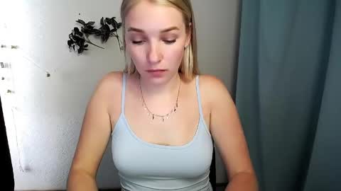 Snapshot of _snow_queen__ chatting on 05/20/26, 08:09 Rachel online show from 05/20/26, 08:09