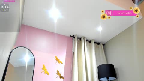 Snapshot of _sofia_cruz chatting on 02/02/25, 02:06 640 200 online show from 02/02/25, 02:06