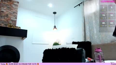 Snapshot of _sofia_cruz chatting on 02/10/25, 08:10 640 200 online show from 02/10/25, 08:10