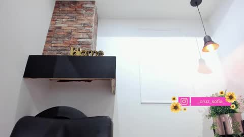 Snapshot of _sofia_cruz chatting on 03/11/25, 10:53 640 200 online show from 03/11/25, 10:53