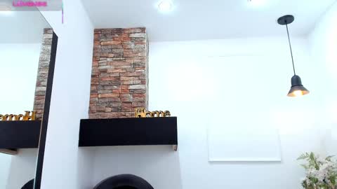 Snapshot of _sofia_cruz chatting on 09/20/25, 07:26 640 200 online show from 09/20/25, 07:26