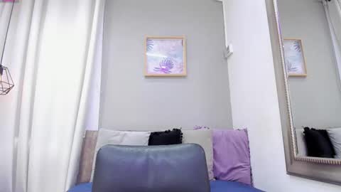 Snapshot of _sofia_cruz chatting on 09/27/25, 07:19 640 200 online show from 09/27/25, 07:19