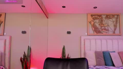 Snapshot of _sofia_cruz chatting on 10/20/25, 07:25 640 200 online show from 10/20/25, 07:25