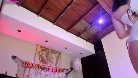 Snapshot of _sofia_cruz chatting on 10/31/25, 07:26 640 200 online show from 10/31/25, 07:26