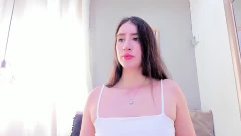 Snapshot of _sofia_cruz chatting on 11/05/25, 07:47 640 200 online show from 11/05/25, 07:47