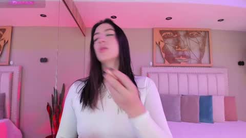 Snapshot of _sofia_cruz chatting on 11/20/25, 05:56 640 200 online show from 11/20/25, 05:56