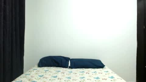 Snapshot of _sofiaparker_ chatting on 09/23/25, 05:32 Sofia Parker online show from 09/23/25, 05:32