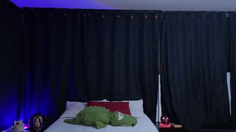 Snapshot of _sofiapink chatting on 12/02/24, 01:58 Sofia online show from 12/02/24, 01:58