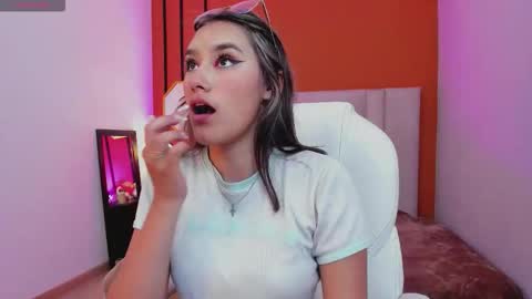 Sophie  online show from 11/08/25, 07:12