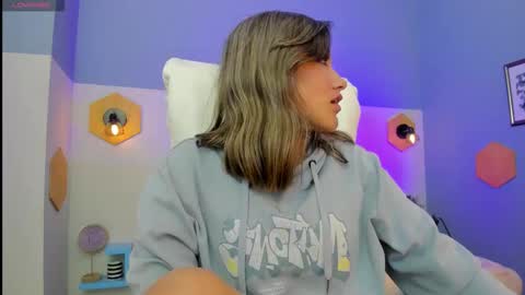 Sophie  online show from 03/25/26, 08:26