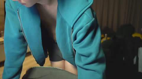 OLIVERpvt is open online show from 01/28/25, 01:05