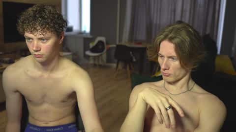 OLIVERpvt is open online show from 02/06/25, 11:54