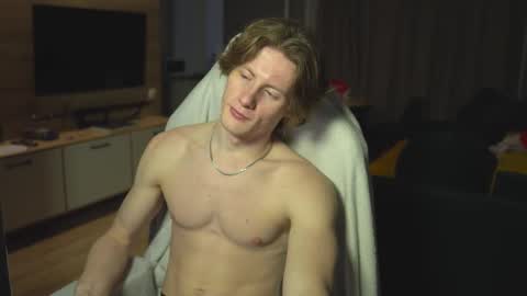 OLIVERpvt is open online show from 02/15/25, 03:31