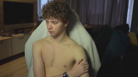 OLIVERpvt is open online show from 02/20/25, 04:07