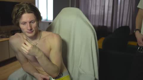 OLIVERpvt is open online show from 02/24/25, 11:54