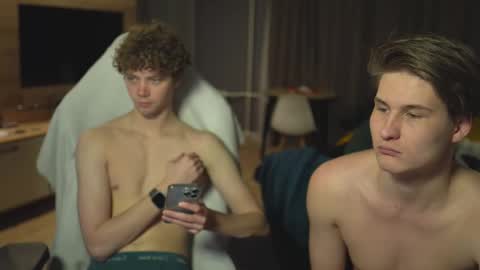 OLIVERpvt is open online show from 03/06/25, 03:13