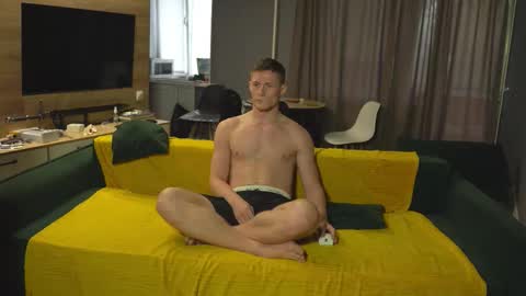 OLIVERpvt is open online show from 09/25/25, 11:58