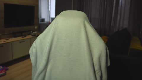 OLIVERpvt is open online show from 10/17/25, 04:37