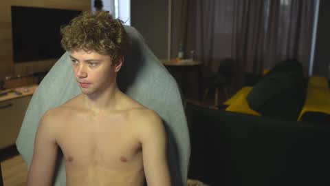 OLIVERpvt is open online show from 10/26/25, 12:22