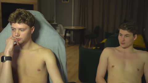 OLIVERpvt is open online show from 11/04/25, 03:11