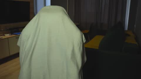 OLIVERpvt is open online show from 11/21/25, 04:33