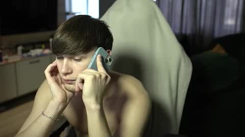 OLIVERpvt is open online show from 03/24/26, 04:28