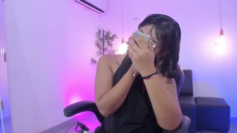 Snapshot of _sowy_venus_ chatting on 12/30/24, 01:03 V E N U S online show from 12/30/24, 01:03