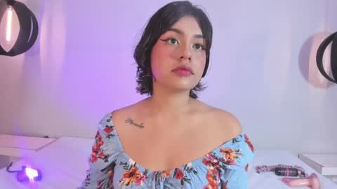 Snapshot of _sowy_venus_ chatting on 02/20/25, 12:36 V E N U S online show from 02/20/25, 12:36