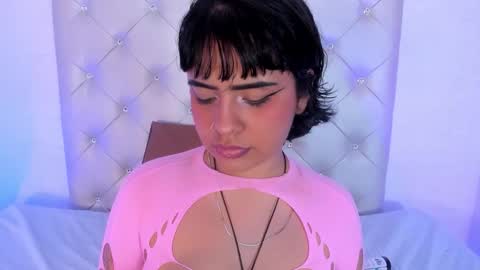 Snapshot of _sowy_venus_ chatting on 10/27/25, 08:24 V E N U S online show from 10/27/25, 08:24