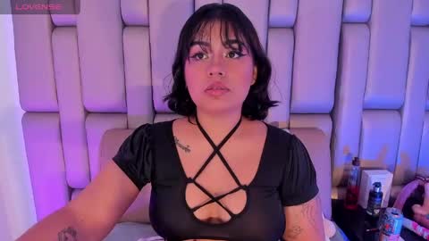 Snapshot of _sowy_venus_ chatting on 03/02/26, 12:45 V E N U S online show from 03/02/26, 12:45