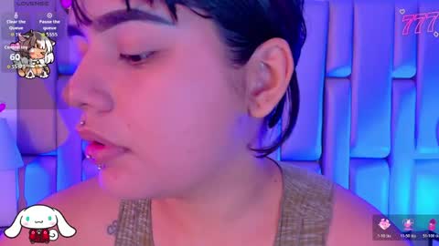 Snapshot of _sowy_venus_ chatting on 04/14/26, 11:27 V E N U S online show from 04/14/26, 11:27