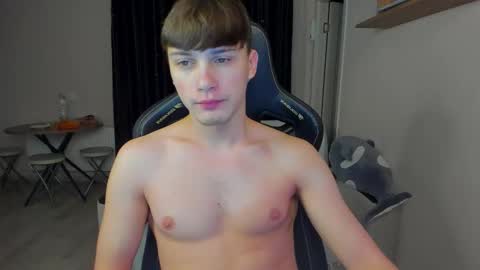 Snapshot of _stager_ chatting on 12/23/25, 04:21 MARKPVT IS OPEN online show from 12/23/25, 04:21