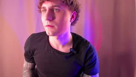 Snapshot of _stevesugar chatting on 04/16/26, 08:04 Steve online show from 04/16/26, 08:04