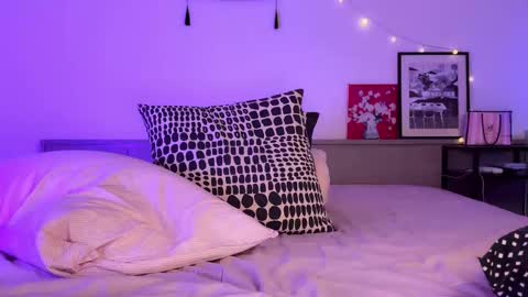 Snapshot of _swaa chatting on 12/14/25, 10:03 Ann online show from 12/14/25, 10:03